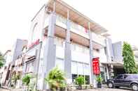 Exterior RedDoorz @ Citraland Surabaya