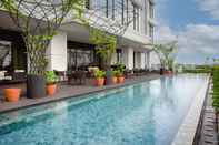 Swimming Pool Goodrich Suites Jakarta