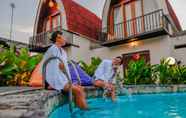 สระว่ายน้ำ 3 Neo Bintang Bungalow Sanur