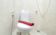 Toilet Kamar 4 Homey and Good Deal 2BR Osaka Riverview Apartment without Living Room By Travelio