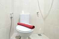 Toilet Kamar Homey and Good Deal 2BR Osaka Riverview Apartment without Living Room By Travelio