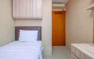 Kamar Tidur 2 Comfort and Nice 2BR Apartment at Woodland Park Residence By Travelio