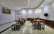 Lobby 5 Urbanview Hotel Mutiara Persada Syariah Majalengka by RedDoorz