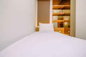 Kamar Tidur 4 Comfort and Great Location 2BR Transpark Cibubur Apartment By Travelio