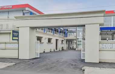 Exterior 2 Urbanview Hotel MM Indramayu by RedDoorz