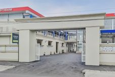 ภายนอกอาคาร Urbanview Hotel MM Indramayu by RedDoorz