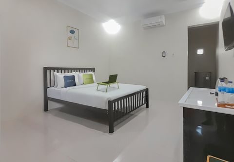 อื่นๆ Urbanview Hotel MM Indramayu by RedDoorz