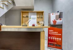 Sảnh chờ 3 RedDoorz near Sindu Kusuma Edupark 2