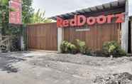 Bangunan 3 RedDoorz @ Omah Kayu Homestay Yogyakarta