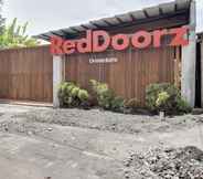 Luar Bangunan 3 RedDoorz @ Omah Kayu Homestay Yogyakarta