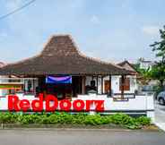 Bangunan 7 RedDoorz Syariah @ Ndalem Kembang Sore Yogyakarta