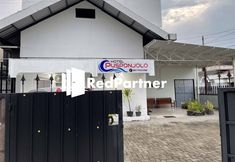 Lobi 3 Hotel Pusponjolo Syariah Semarang Mitra RedDoorz