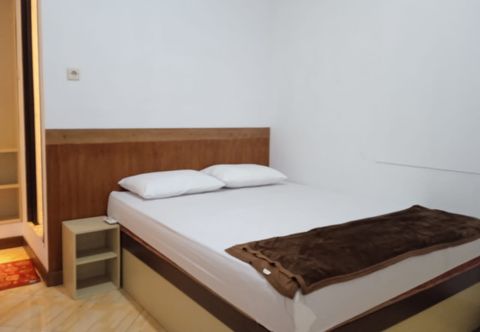 Others Gorland Hostel near GOR Satria Purwokerto Mitra RedDoorz