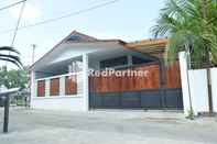 Bangunan Pringgading Surf Camp Mitra RedDoorz