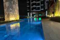 Kolam Renang The Emerald Golf View