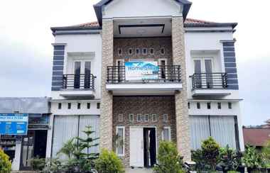 Bangunan 2 Homestay Tiga Putri Kerinci Jambi Syariah