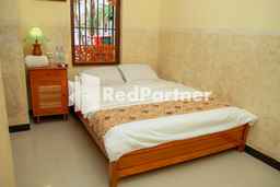 Flamboyan Asri Syariah Mitra RedDoorz near Kampung Inggris Pare, ₱ 1,503.45