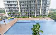 สระว่ายน้ำ 7 Comfort 1BR Apartment with Working Room at Daan Mogot City By Travelio