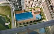 ล็อบบี้ 6 Comfort 1BR Apartment with Working Room at Daan Mogot City By Travelio