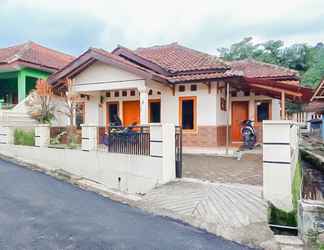 Exterior 2 Homestay Bukit Pamoyanan 1 RedPartner