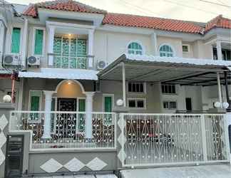 Exterior 2 Hazel Home Batam Center 