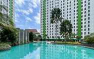 Kolam Renang 2 RedLiving Apartemen Green Lake View Ciputat - Pelangi Rooms 2 Tower E