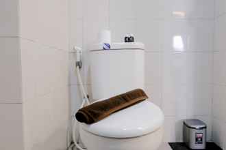 In-room Bathroom 4 Spacious Combined Studio Apartment at Mekarwangi Square Cibaduyut By Travelio