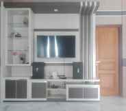 Lobby 2 Kedai Oma Mitra RedDoorz