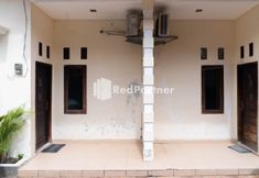 로비 4 Guest House Dhome 1 Syariah RedPartner