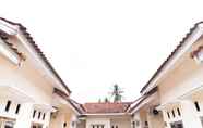 Exterior 5 Guest House Dhome 1 Syariah RedPartner