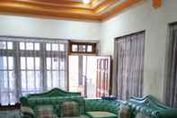 Lobby Gebby Homestay Bromo RedPartner