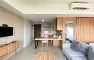 Ruang untuk Umum 2 Elegant and Spacious Studio Apartment Mustika Golf Residence By Travelio