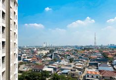 Lobi 6 Elegant and Spacious Studio Apartment Mustika Golf Residence By Travelio