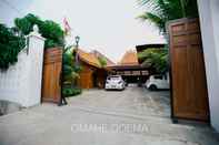 Exterior Omahe Haji Qoema Syariah 3 RedPartner