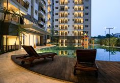 Swimming Pool 7 Minimalist Studio Signature Park Grande Apartment By Travelio