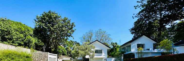 Lobby Bungalow Homes