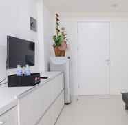 Common Space 2 Homey 1BR with Extra Room at Parahyangan Residence Apartment By Travelio