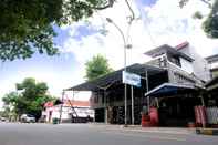 Bên ngoài Hotel Puri Lembang near Universitas Sulawesi Barat Majene
