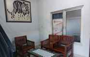 Lobby 4 Guest House Kutilang Syariah