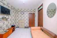 Ruang Umum Tidy and Comfortable 2BR Lagoon Apartment By Travelio