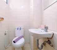 In-room Bathroom 5 Tidy and Comfortable 2BR Lagoon Apartment By Travelio