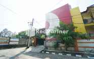 Exterior 4 Mahkota Sivali near Soekarno Hatta Airport Mitra RedDoorz