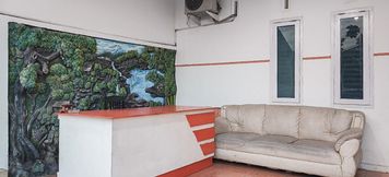 Lobby 5 RedDoorz Syariah Near Kantor Gubernur Jambi