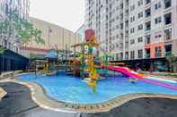 Swimming Pool RedLiving Apartemen Transpark Juanda - Frams Properti Tower Jade with Netflix