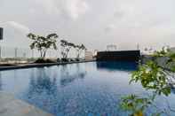 Swimming Pool RedLiving Apartemen Evenciio - Ens Room