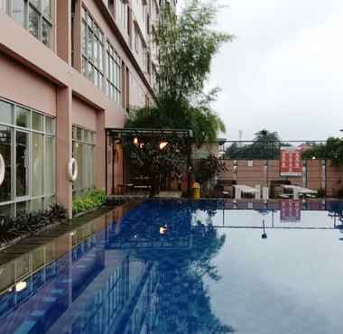 Kolam Renang 2 Apartemen The Edge Baros - Kamarku