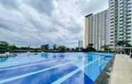 Swimming Pool 3 RedLiving Apartemen Springlake Summarecon - Happy Rooms Tower Elodea with Netflix