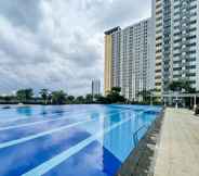 Kolam Renang 3 RedLiving Apartemen Springlake Summarecon - Happy Rooms Tower Elodea with Netflix