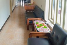 Lobby RedDoorz Syariah near Pasar Sleko Madiun