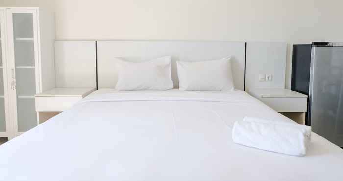 Bedroom Cozy and Homey Studio Apartment at Dago Suites By Travelio